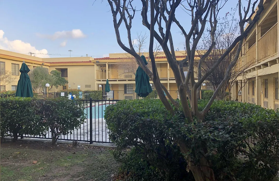 La Quinta Inn By Wyndham Austin Oltorf-1